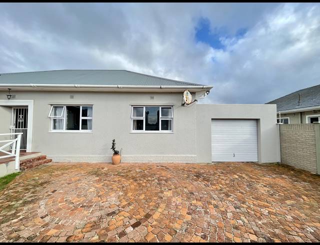 4 BEDROOM HOUSE SOLD IN HEATHFIELD